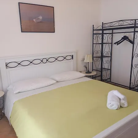 Bed & Breakfast L'alloggio-not Just 3*