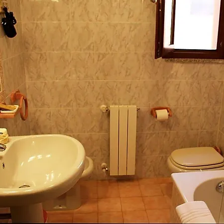 Bed and breakfast L'alloggio-not Just 4*