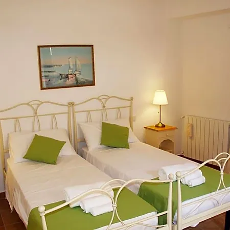L'alloggio-not Just Bed and breakfast 4*
